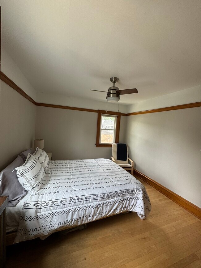 Guest Bedroom - 2121 N 84th St