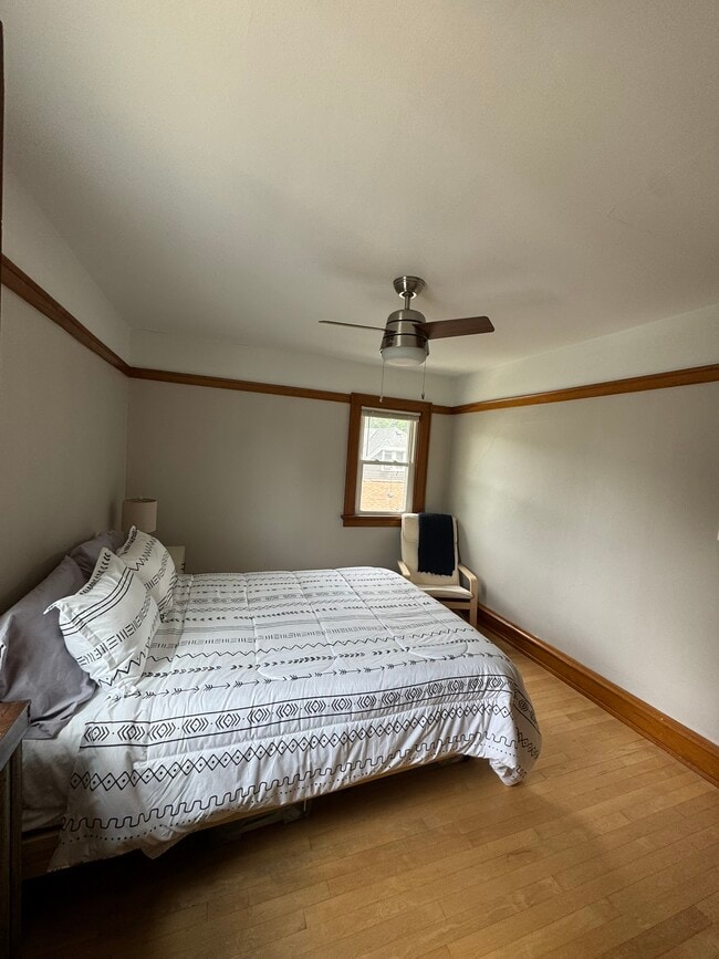 Guest Bedroom - 2121 N 84th St