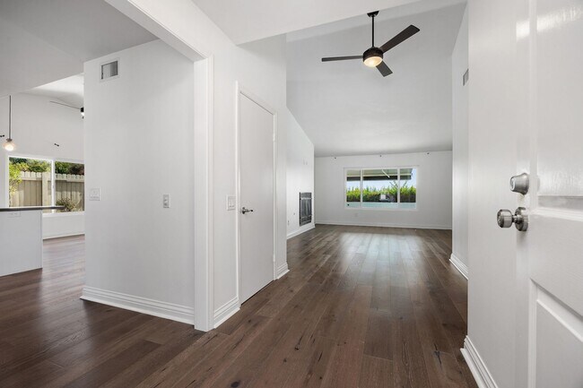 Foto del edificio - Luxury Living in Coastal Carlsbad