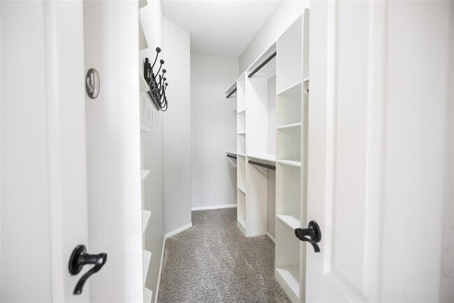 Foto del edificio - 13165 Snow Ln
