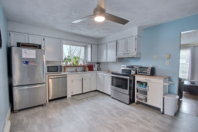 Building Photo - 34 Meadowdale Dr