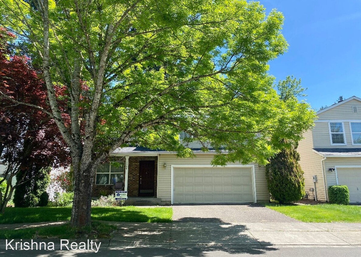 Primary Photo - 4 br, 2.5 bath House - 134 NE Danbury Ave