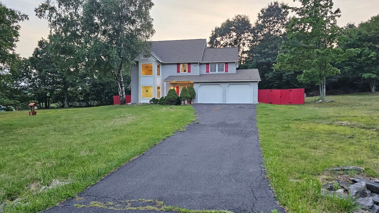 204 Martha Ln, Blakeslee, PA 18610 House Rental in Blakeslee, PA