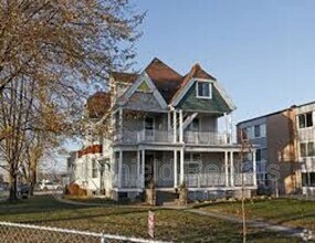 Building Photo - 410 W Forest Ave