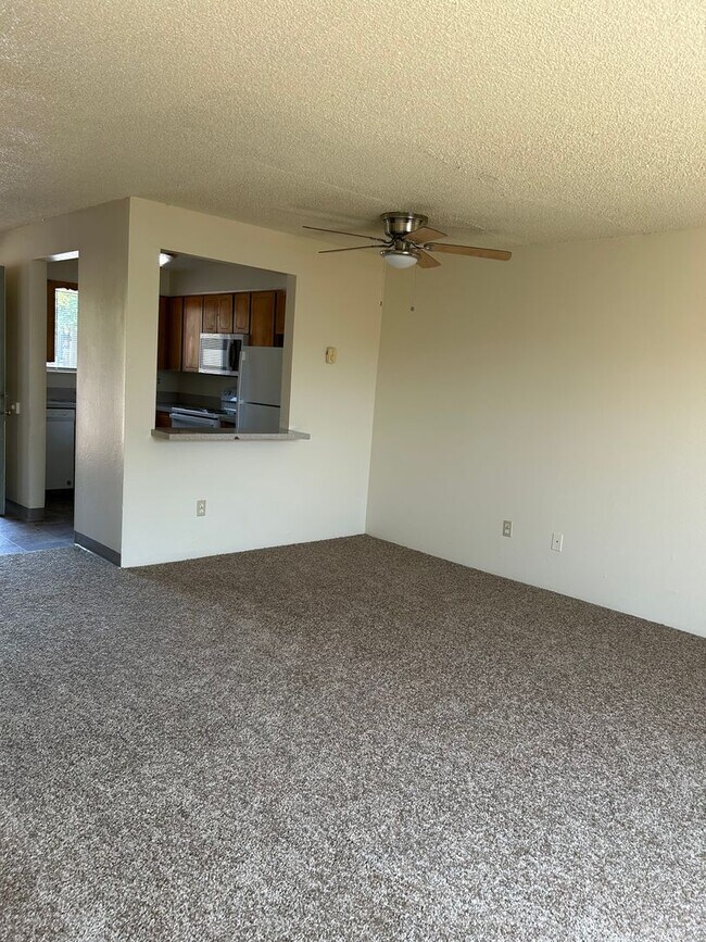 Foto del edificio - (749) Jackson Square - 2 Bedroom / 1.5 Bat...