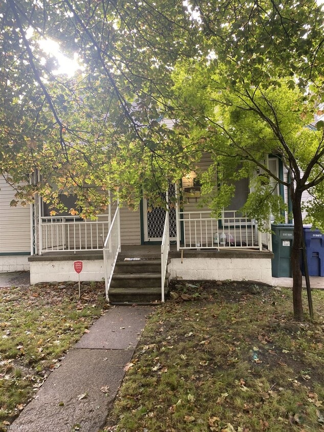 Primary Photo - 3 br, 2 bath House - 1359 Pingree Ave