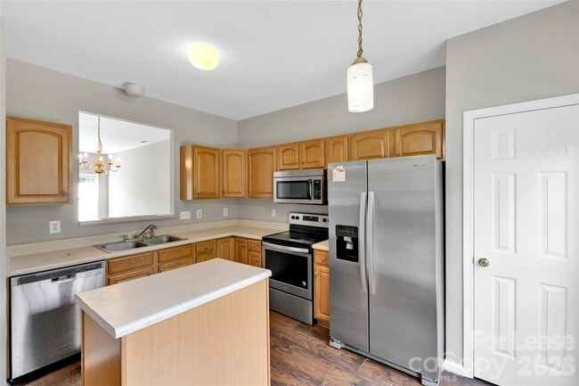 Building Photo - 940 Tiger Ln