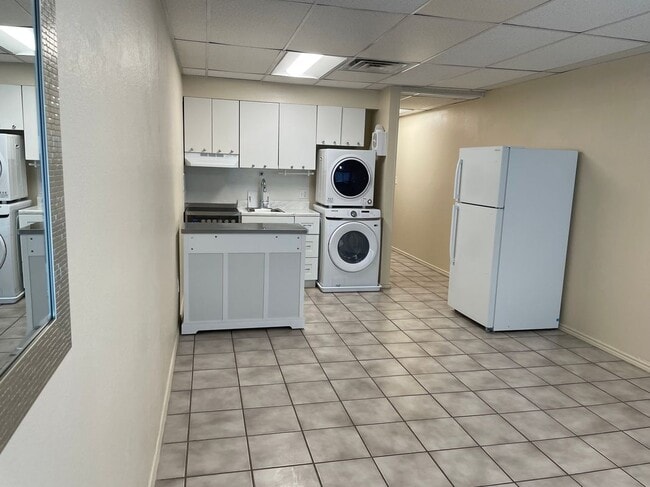 Building Photo - 5712 Padre Blvd