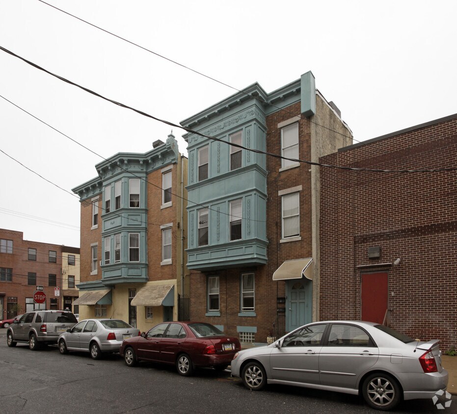 Building Photo - 823 Christian St