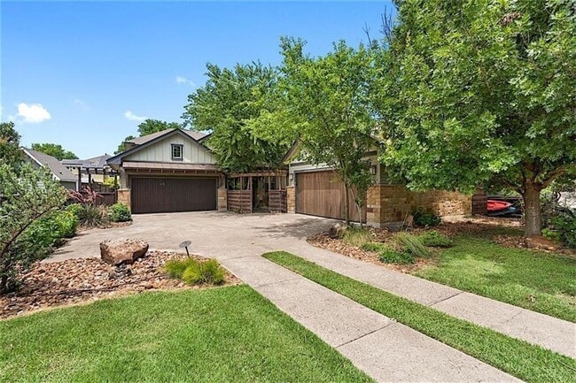 Building Photo - 926 E 54th St