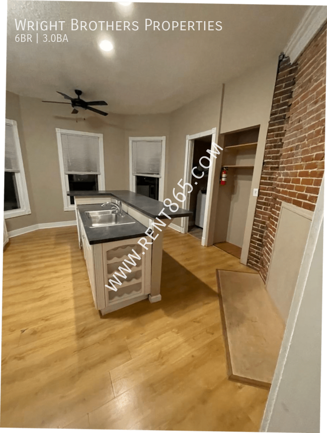 Foto del edificio - 1318 Laurel Ave