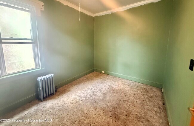 Foto del edificio - 1349 Capouse Ave