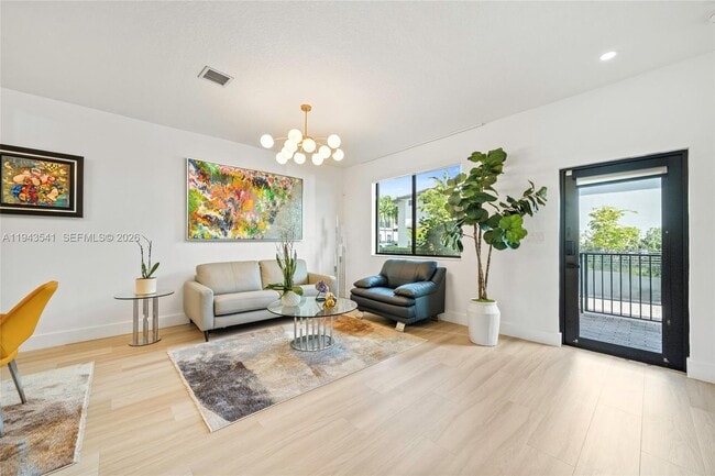 Foto del edificio - 4648 NW 83rd Ave