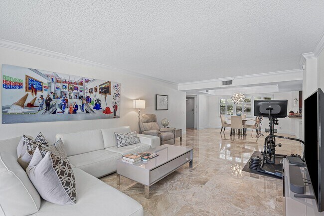 Foto del edificio - 277 N Ocean Blvd