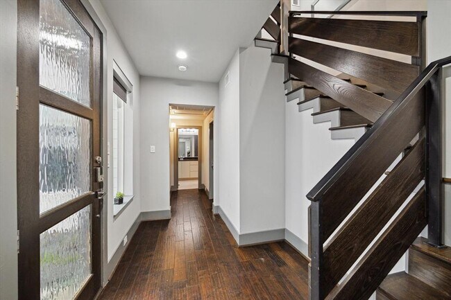 Foto del edificio - 3309 Gillespie St