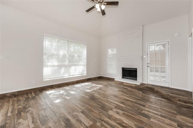 Building Photo - 828 Bentree Dr