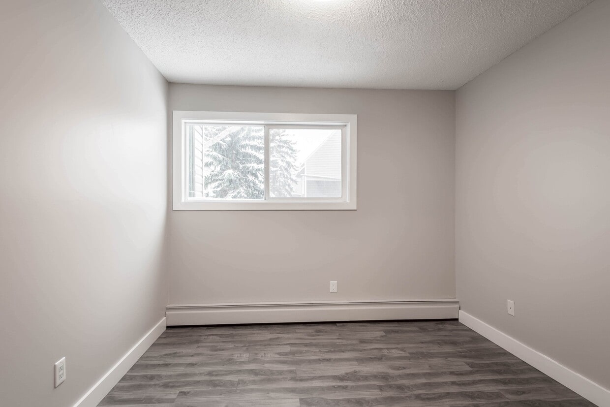 Building Photo - Ekota Manor