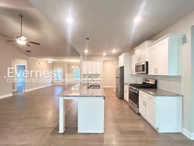 Foto del edificio - 8395 Loch Lomand Ln