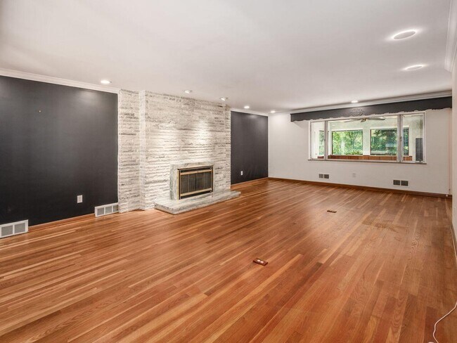 Foto del edificio - 2663 Charing Rd