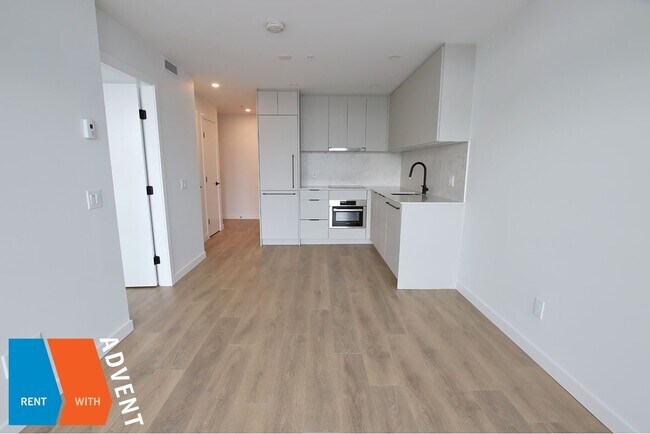 Photo du bâtiment - 13685 102 Av
