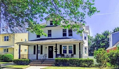 Building Photo - 344 Roslyn Ave