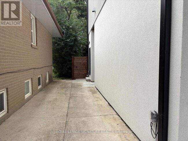 Building Photo - 9 Fleetwell Ct