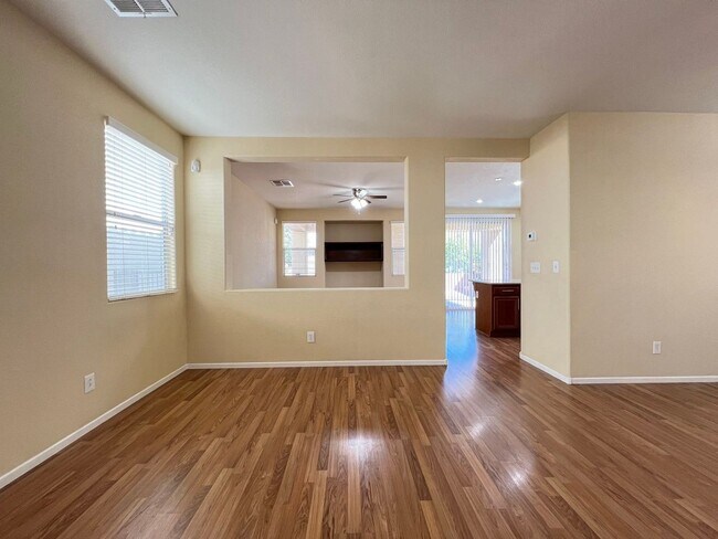 Foto del edificio - Beautiful 2-story single-family house.