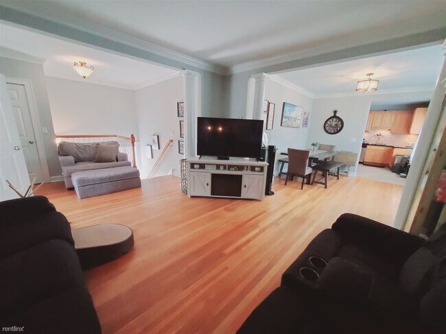 Building Photo - 2 br, 1 bath Condo - 19 Windell Pl Unit 2