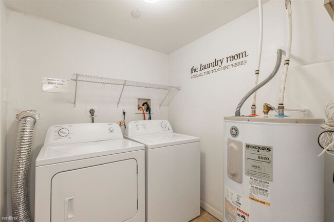 Building Photo - 4 br, 2 bath Duplex - 1824 WILLINGTON ST U...