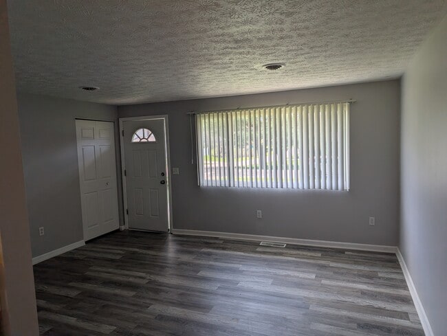 Building Photo - 7465 Rob St NW