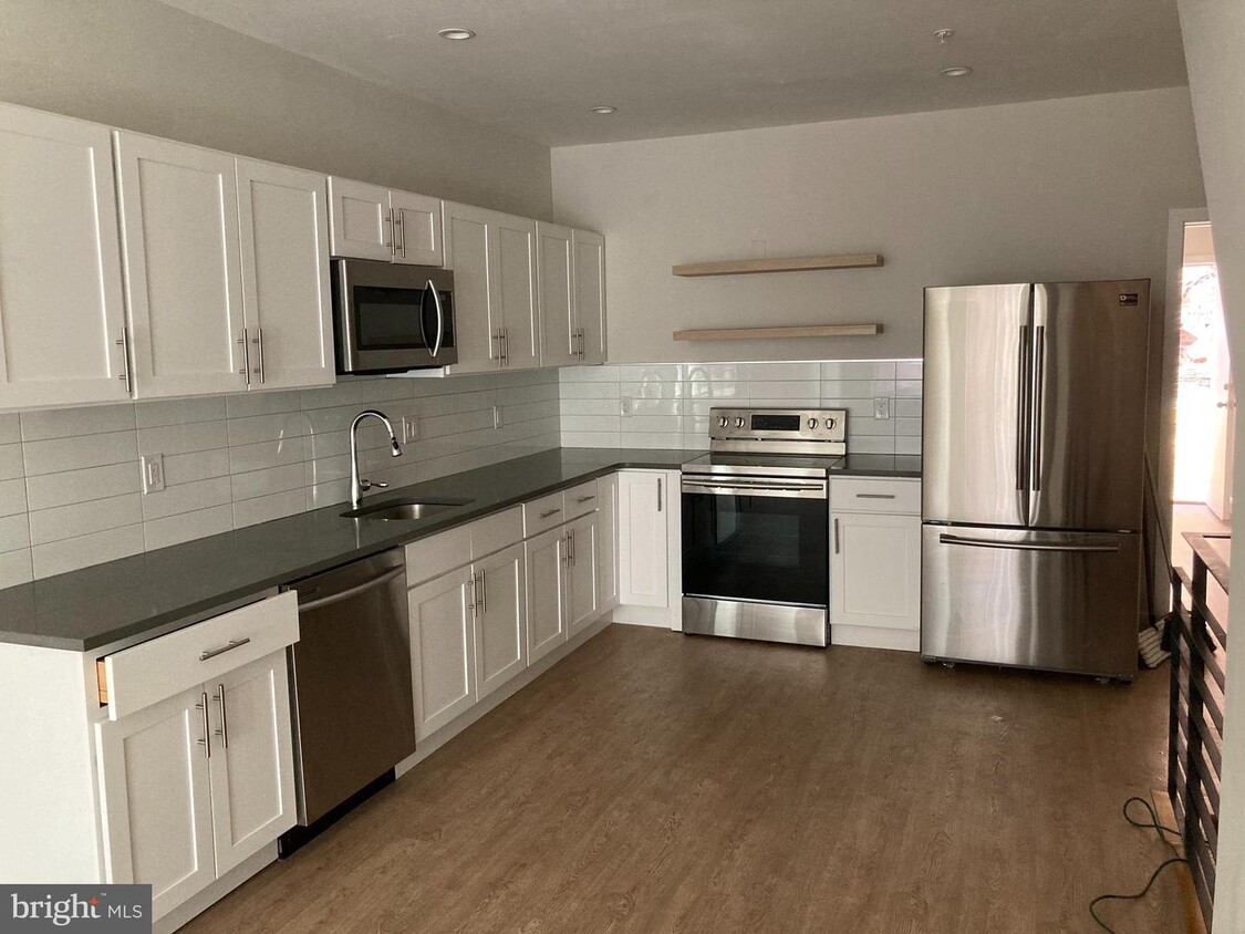 Foto principal - 4111 Brandywine St