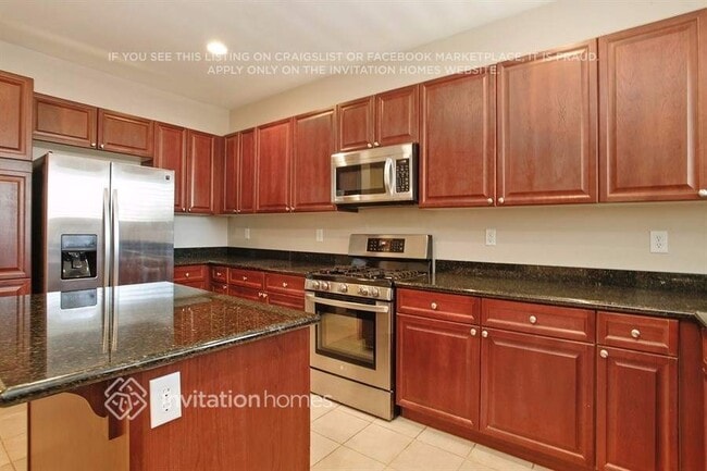 Building Photo - 10541 Danielson Ave