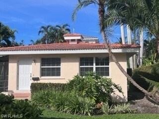 Primary Photo - 147 6th Ave S