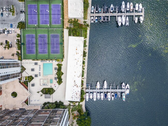 Building Photo - 1925 Brickell Ave