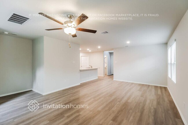 Foto del edificio - 5723 Daphne Dr