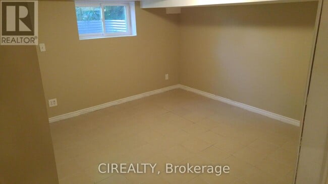 Building Photo - 31 Bailey Crescent