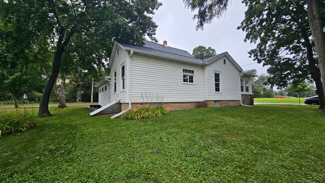 Rear View - 903 W Conger St