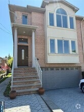 Building Photo - 1570 Ann St