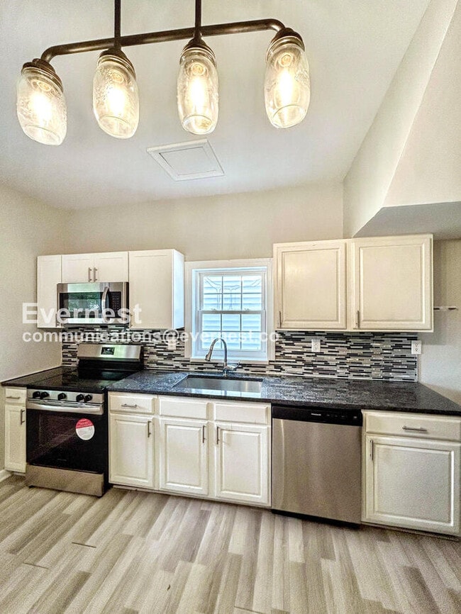 Foto del edificio - 1434 Rogers St