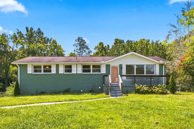 Building Photo - 1614 Shady Cir