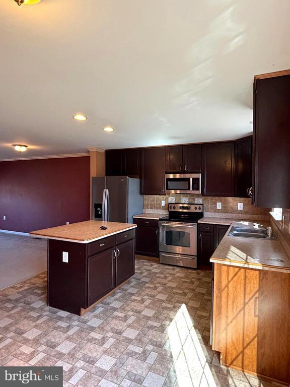 Building Photo - 50 Teague Ln