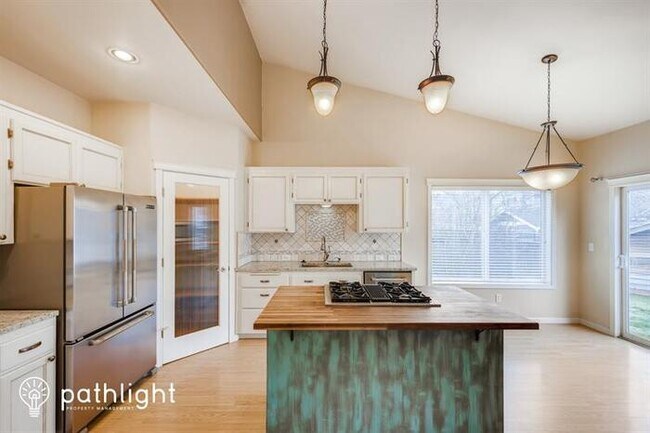 Building Photo - 15912 65th St Ct E, Sumner, WA, 98390