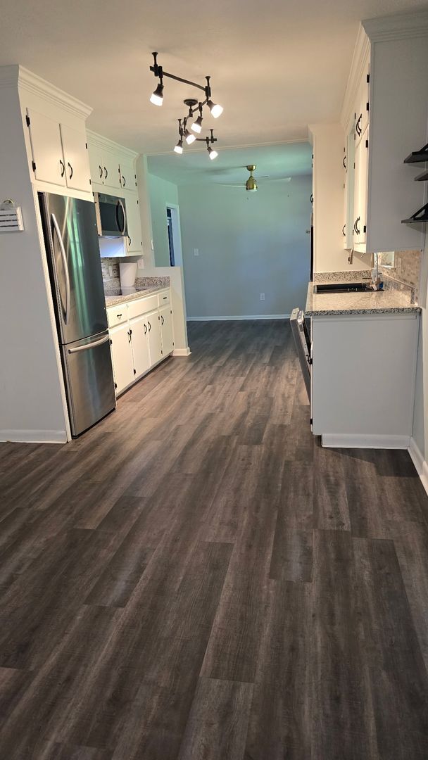 Foto del edificio - ***Newly Remodeled 3/2 Brick Rancher near WCU***