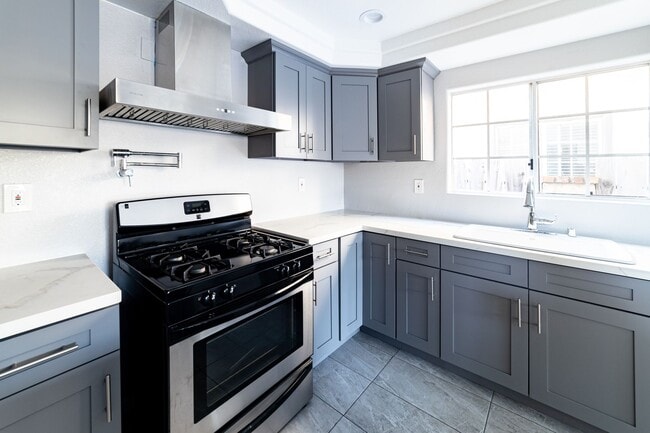 Building Photo - 1334 Lee Ave