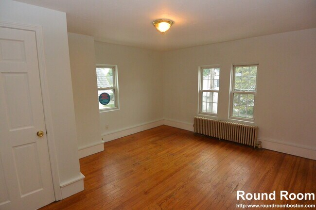 Building Photo - 66 Pleasant St