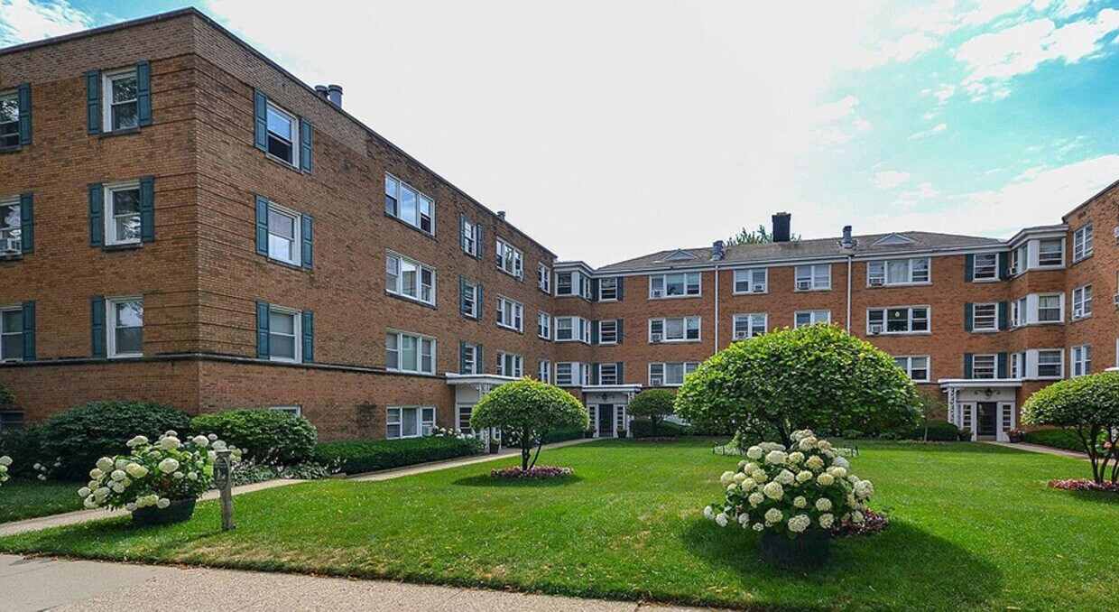 Primary Photo - 520 Michigan Ave