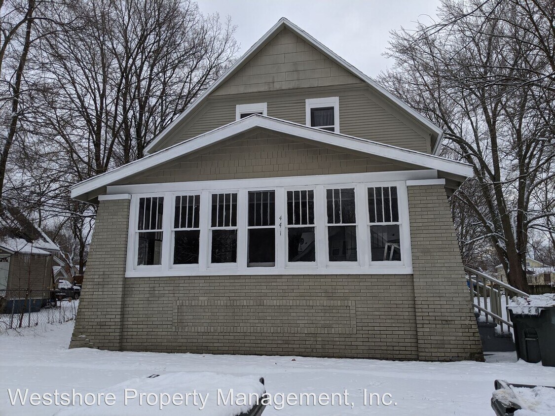 Foto principal - 441 White Ave
