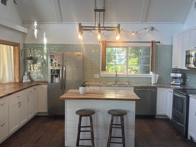 Foto del edificio - 44 W River Dr