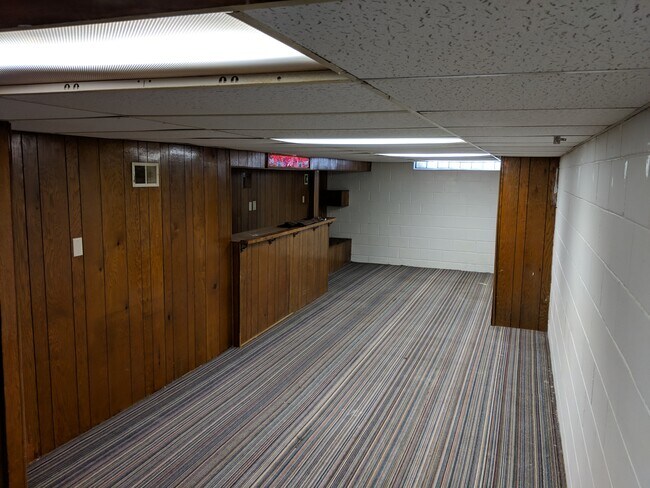 Foto del edificio - 2139 W Silver Spring Dr