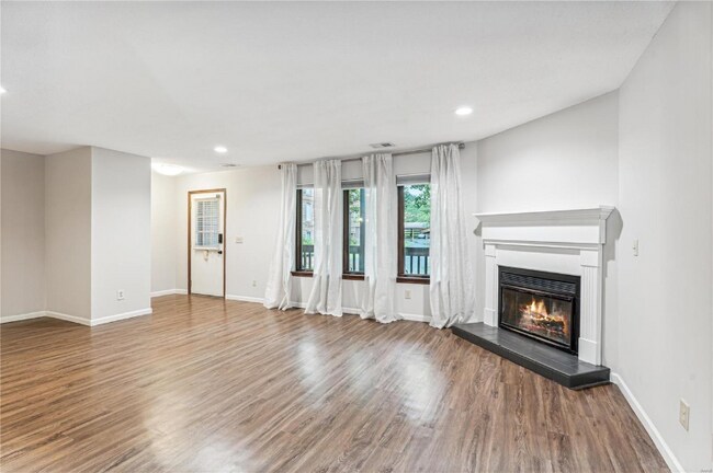 Foto del edificio - 15022 Baxter Village Dr